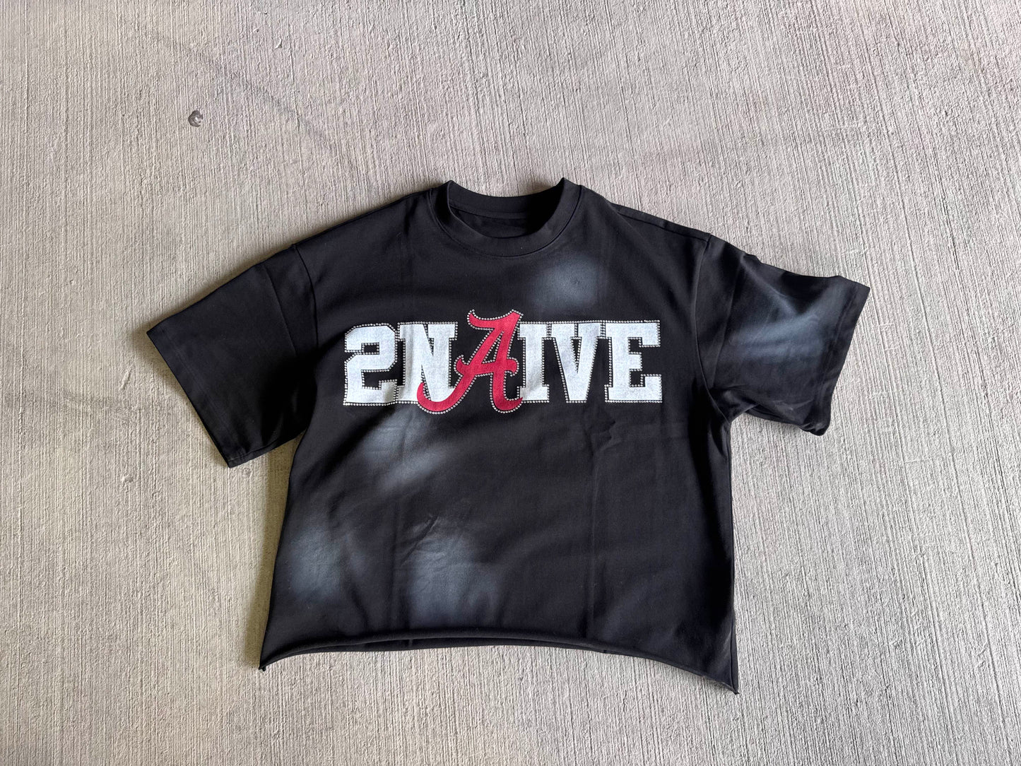 2Naive tee